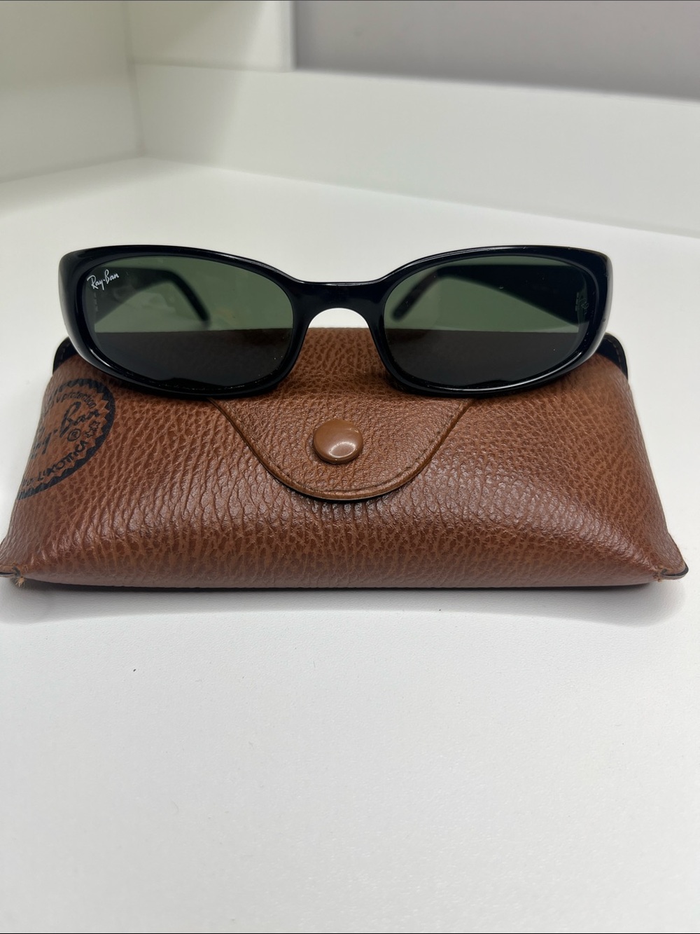 Ray-Ban Women's Black Oval Sunglasses with Green Lenses